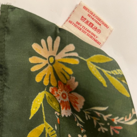 Vismaya 100% Silk Scarf - Green Floral - Picture 3 of 3